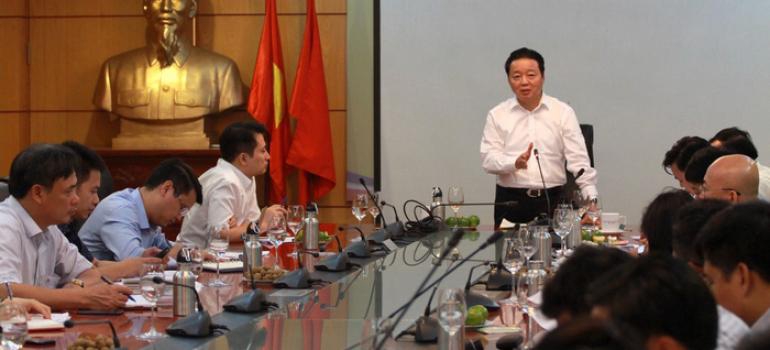 Trung Quốc cấm nhập, phế liệu ầm ầm vào Việt Nam