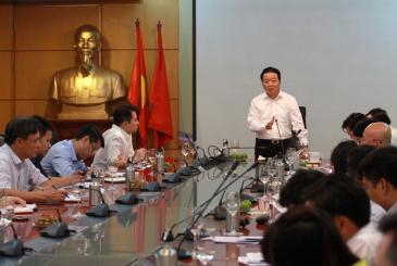 Trung Quốc cấm nhập, phế liệu ầm ầm vào Việt Nam